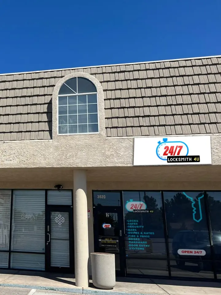 24/7 Locksmith 4U shop on East Flamingo Rd in Las Vegas